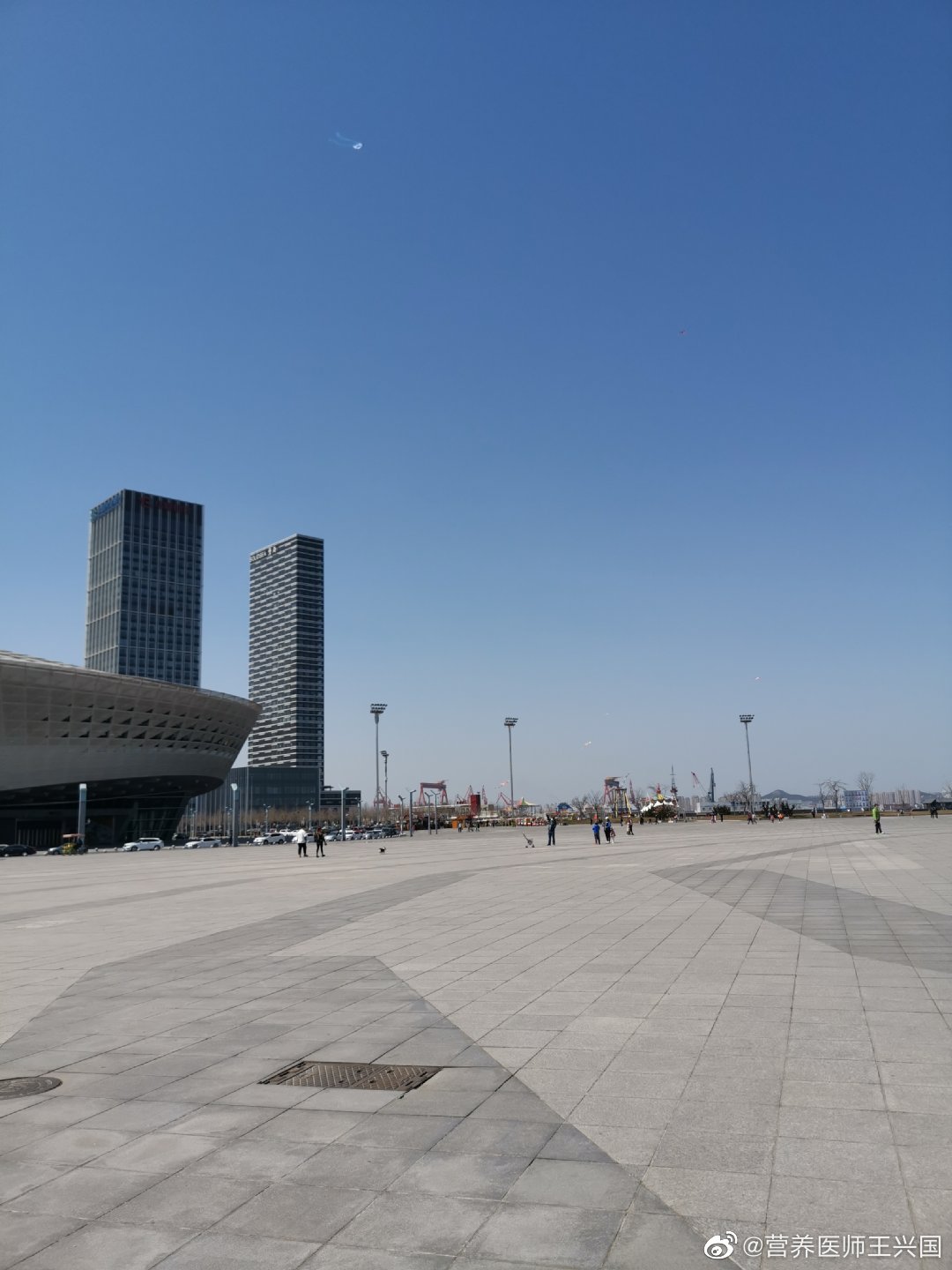 大连,东港广场.即使在如此空旷的海边_高清图集_新浪网