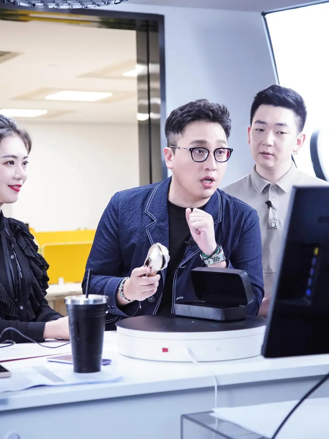 专访华少:从主持到主播,明星入局直播带货也要"贴身肉搏"?