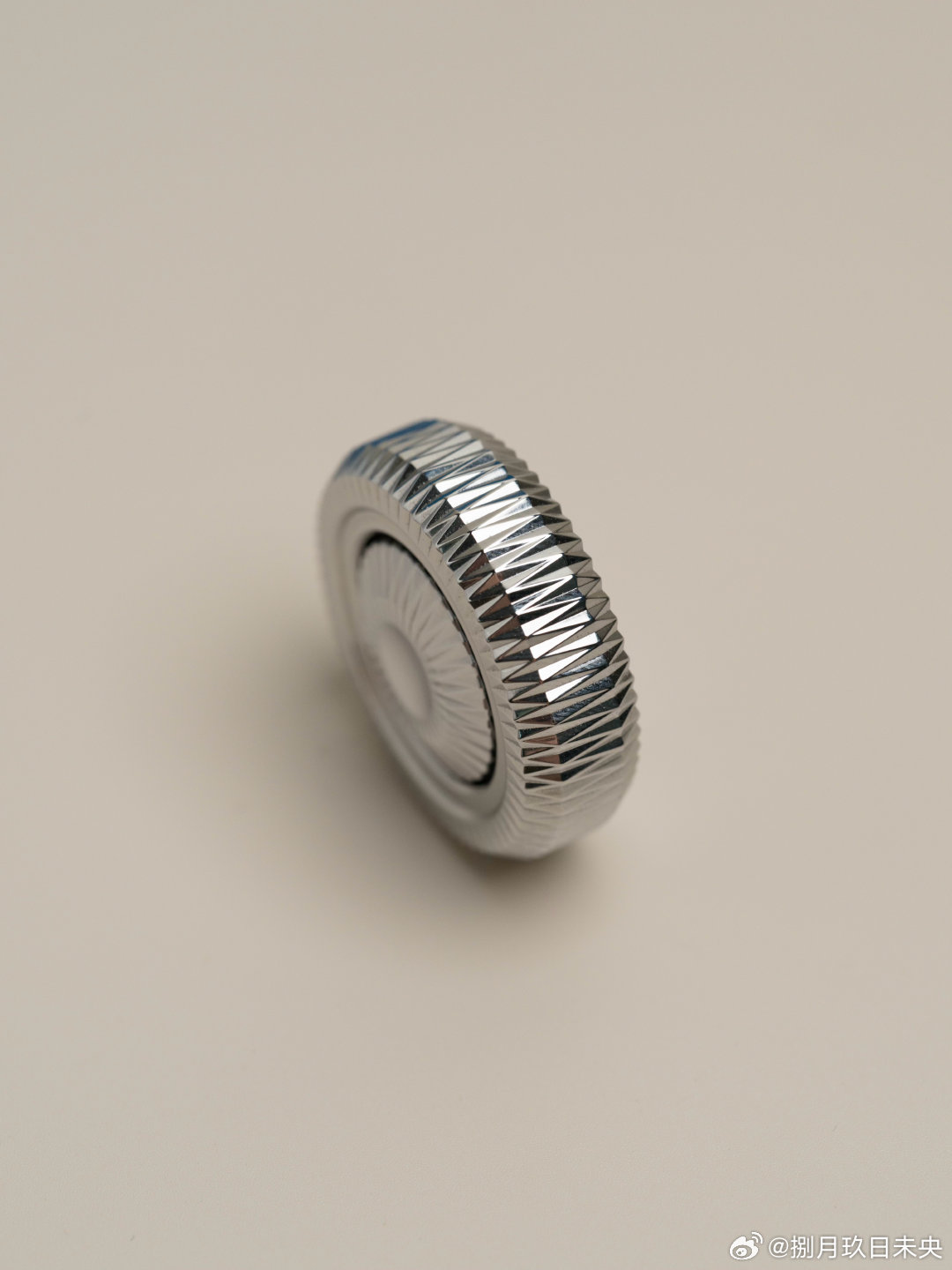 极简开箱|akuser 指尖陀螺 灵感源自于 srb 3000 氮化硅珠轴承结构 5