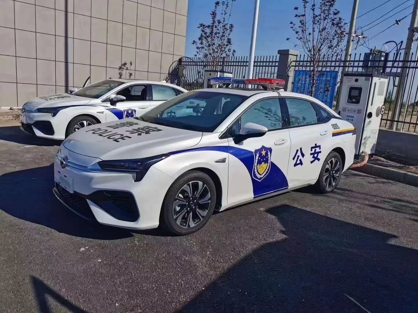 据说这是深圳政府采购的广汽aion s魅630 警车.