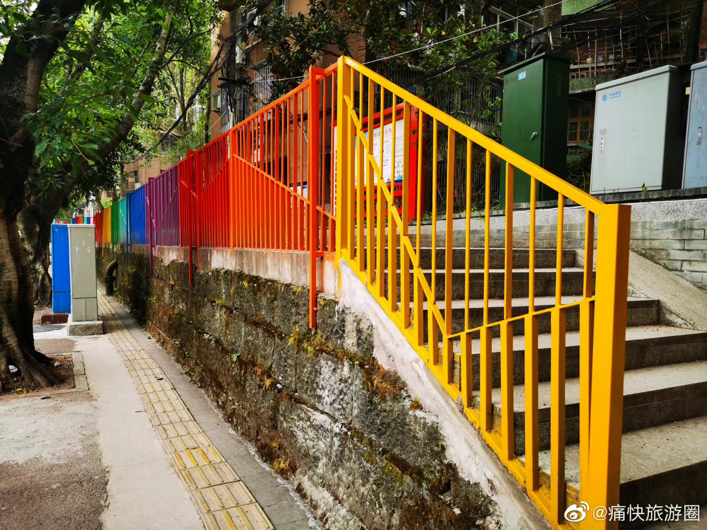 自贡钟云山的"彩虹栏杆"_高清图集_新浪网