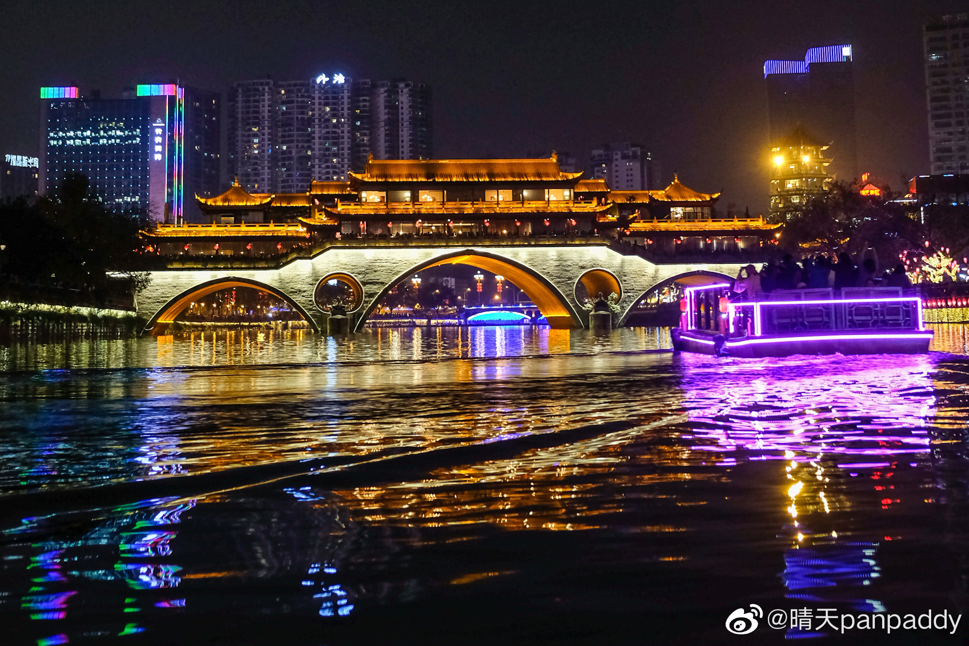 火树银花不夜天,船行锦江流光里 夜晚的成都有多美?__财经头条