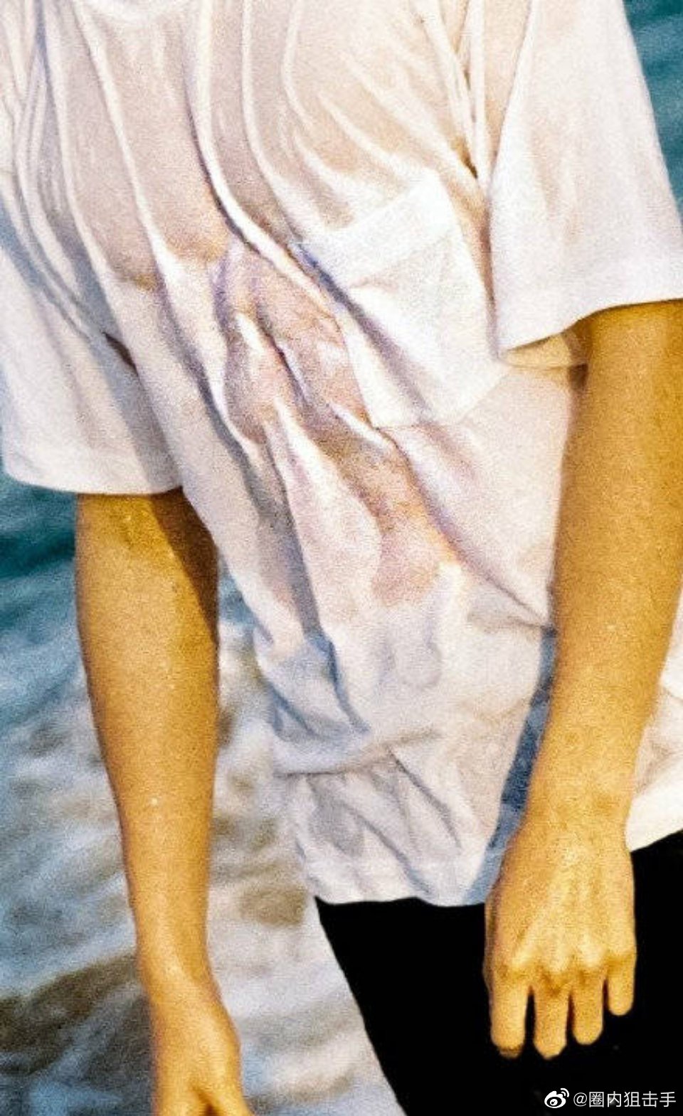 龚俊粉丝破千万福利就这说好的腹肌呢