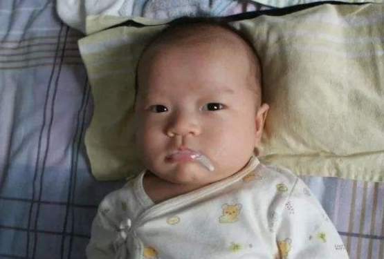 一张图告诉你宝宝的胃究竟有多大!娃吃没吃饱,可用3个方法判断休闲区蓝鸢梦想 - Www.slyday.coM 一张图告诉你宝宝的胃究竟有多大!娃吃没吃饱,可用3个方法判断休闲区蓝鸢梦想 - Www.slyday.coM