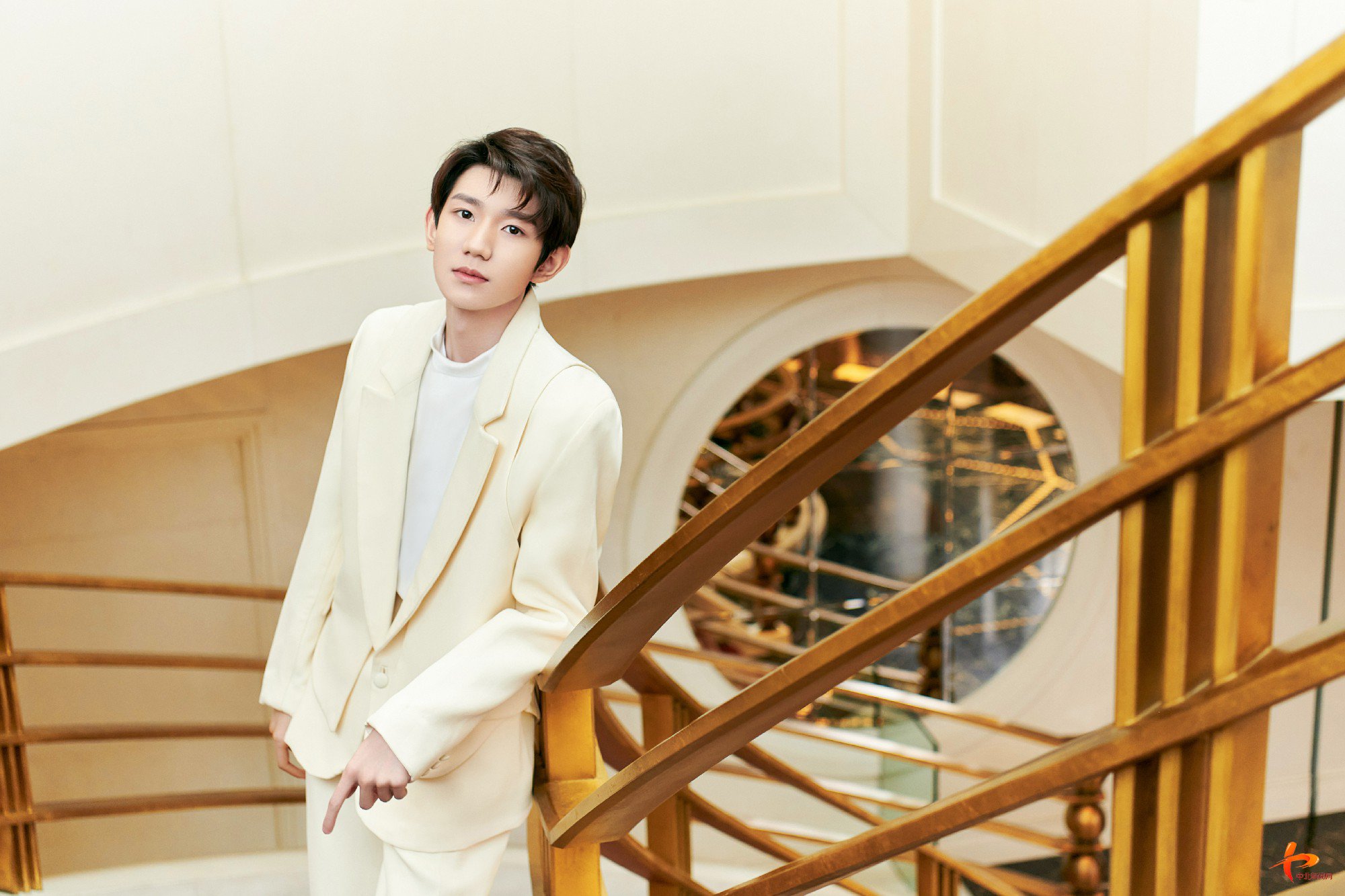 王源最新活动状态佳生图一样能打