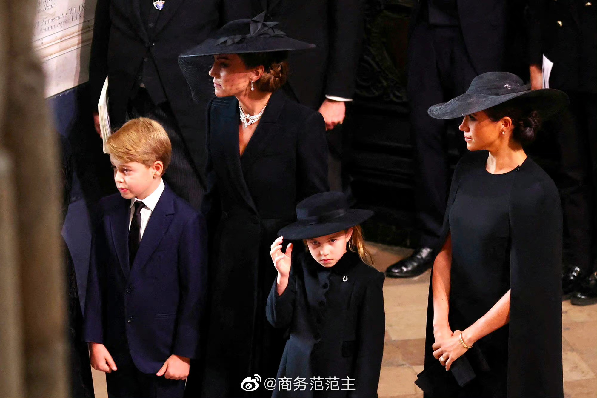 英国女王白金禧年庆典活动的感恩仪式举行 多名王室成员和政要出席