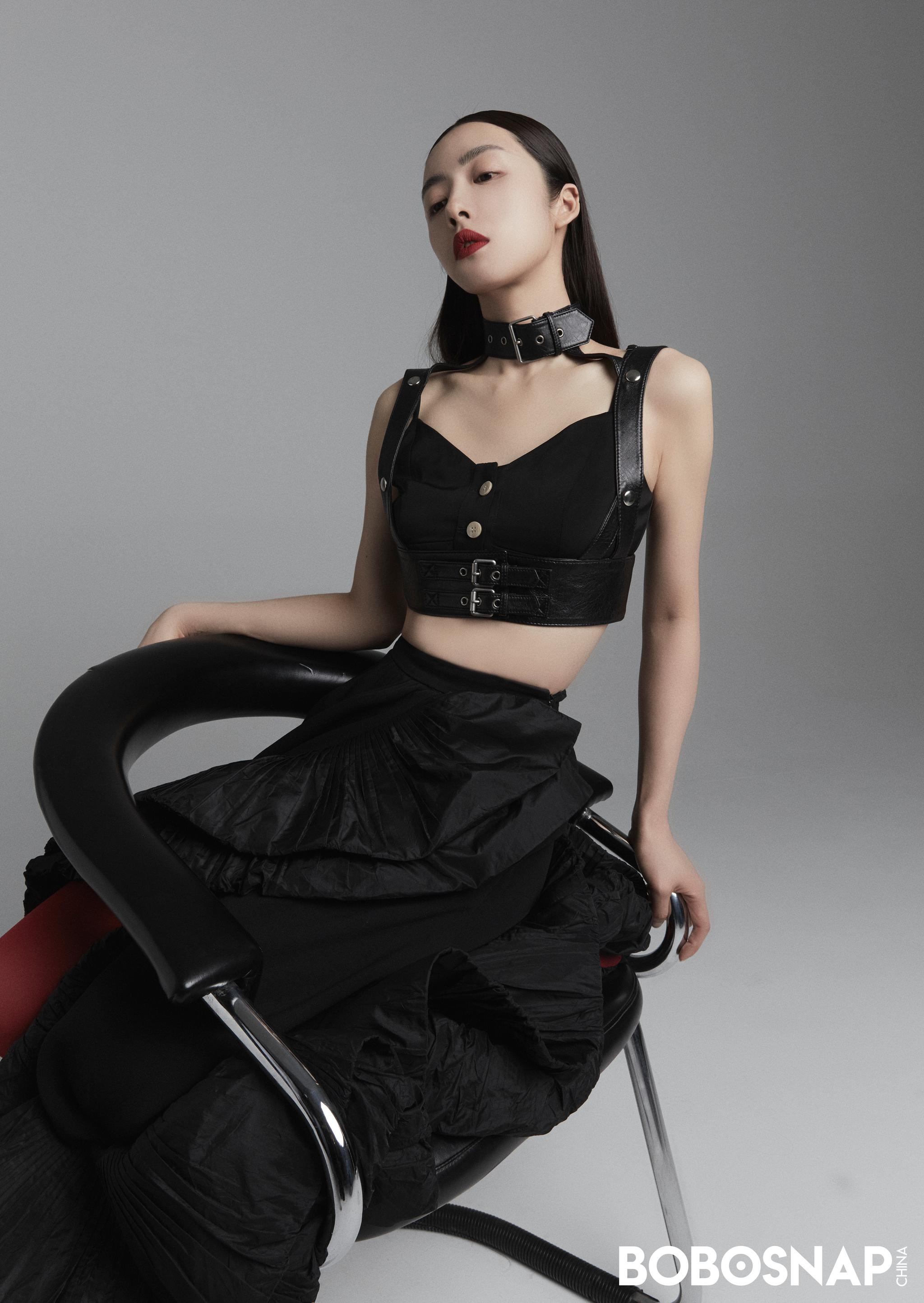 li jingwen艺人统筹:april@qun_young设计:王若菲@wangruofei7发型