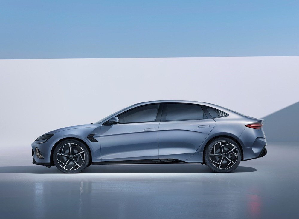 大众ID.4 CROZZ就真的香吗？这四款国产新能源车型表示不同意