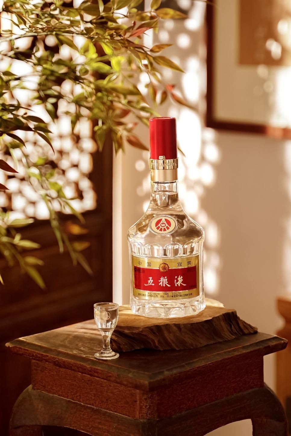 精华而成玉液"正式得名……从一粒种子到一滴美酒,五粮液千年传承历史