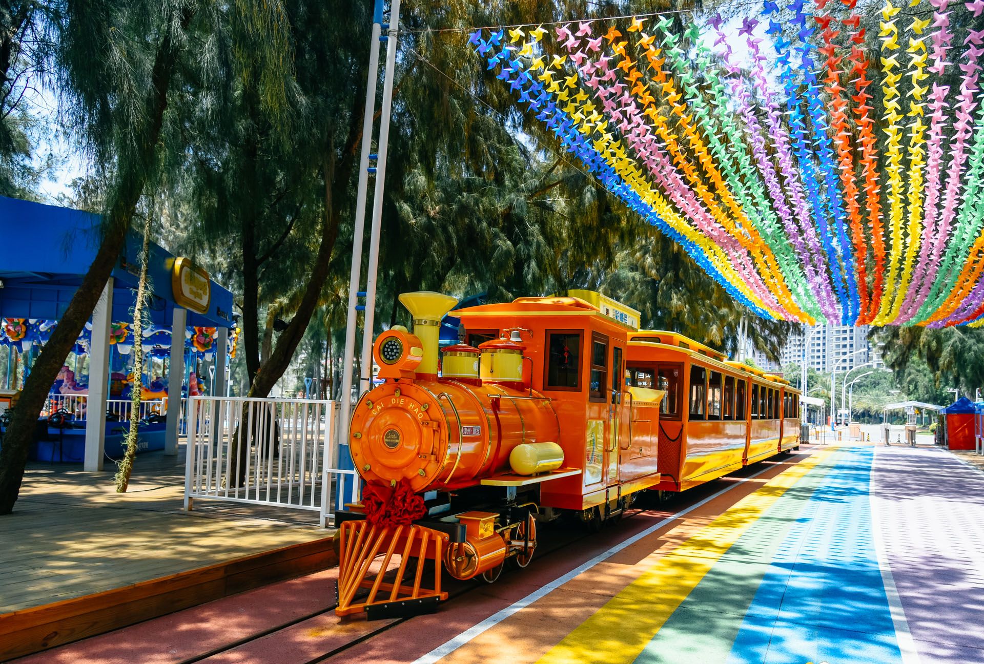 走进东山岛彩蝶湾搭乘浪漫海景小火车超多网红打卡地适合拍照