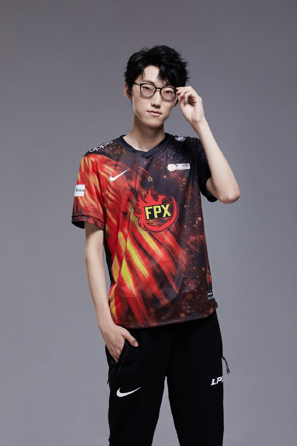 fpx出征2021英雄联盟全球总决赛定妆照_高清图集_新浪网