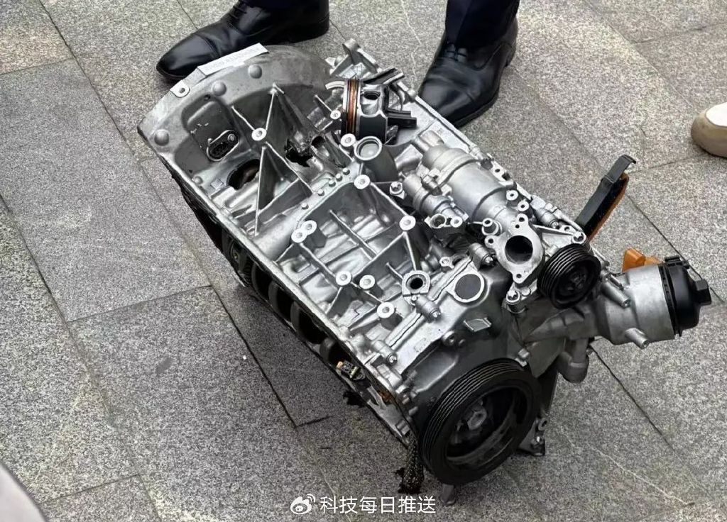 315曝光奔驰宝马发动机爆缸车机崩了20次
