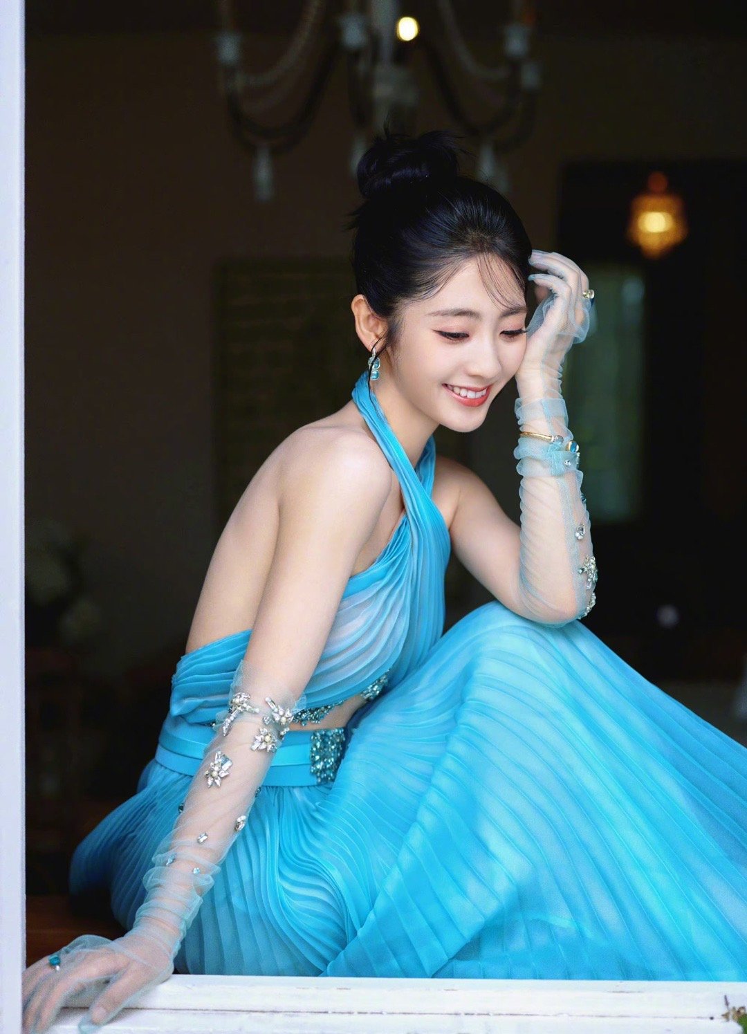 有被邢菲微博电影之夜红毯图美到!五官真的好优越!__财经头条