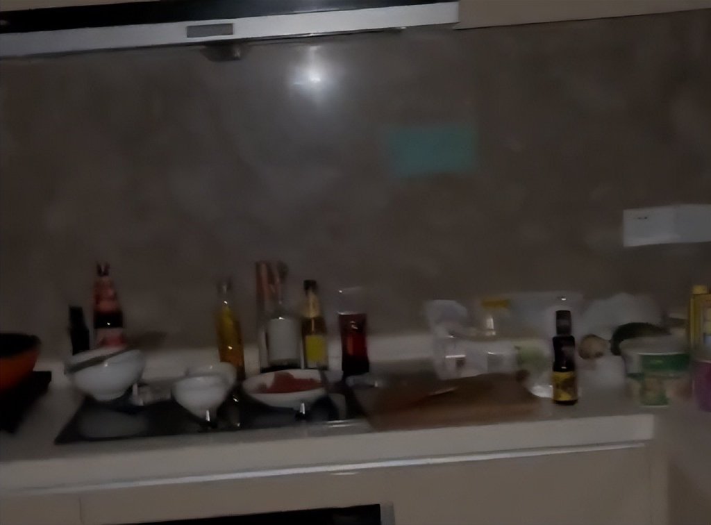 男子疫情滞留三亚，弹尽粮绝房东拉闸断电，南海观音也救不了他！休闲区蓝鸢梦想 - Www.slyday.coM