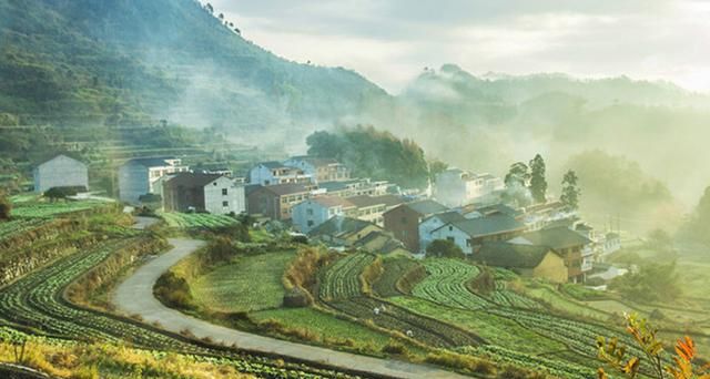 广东中山市北部一个小镇,三面临水,拥有浮虚山公园
