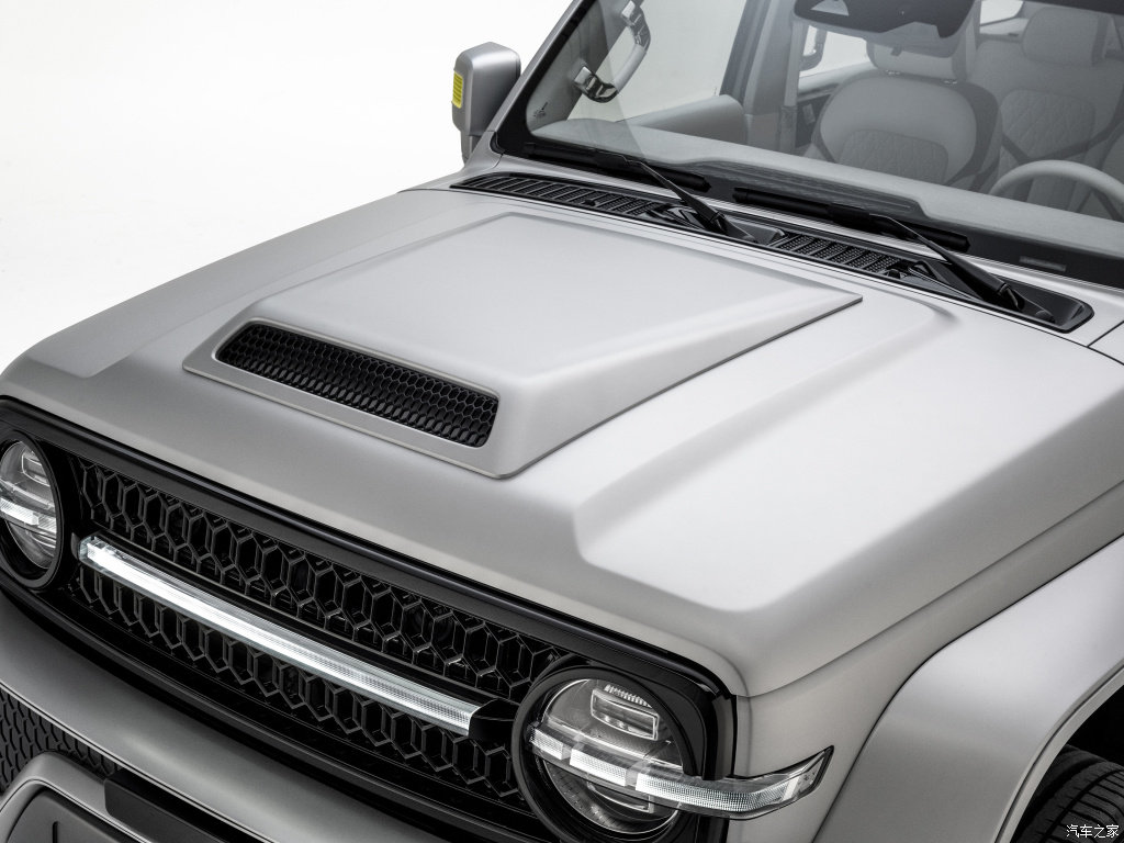 赛博朋克2021登场坦克300赛博朋克亮相