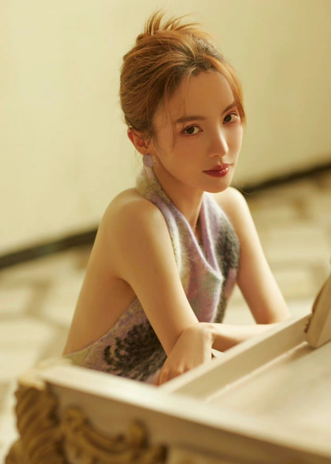 金晨,这个背简直了