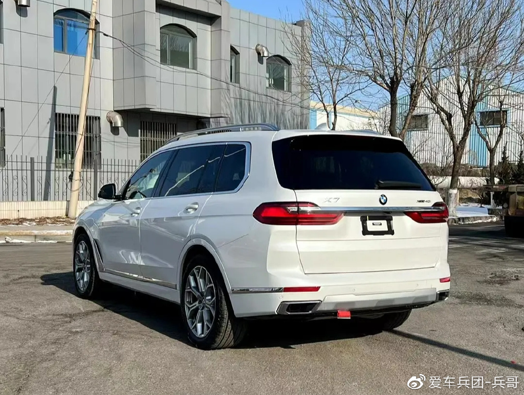 林肯领航员对比宝马X7，百万级豪华SUV怎么选？