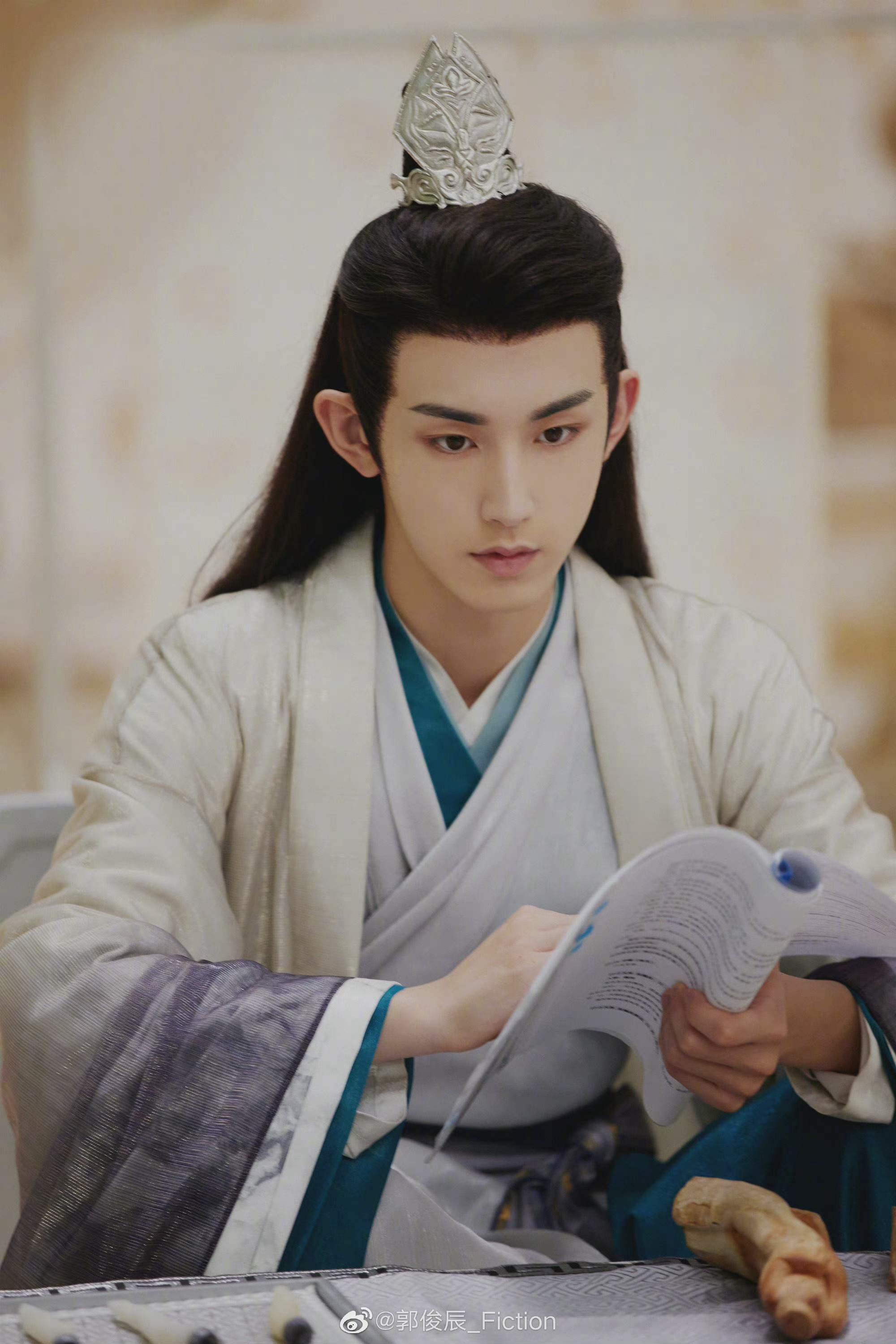 郭俊辰古装帅气满分一起期待郭俊辰新角色