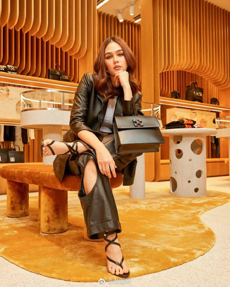 时尚辣妈魅力不减!泰星chompoo近照来袭