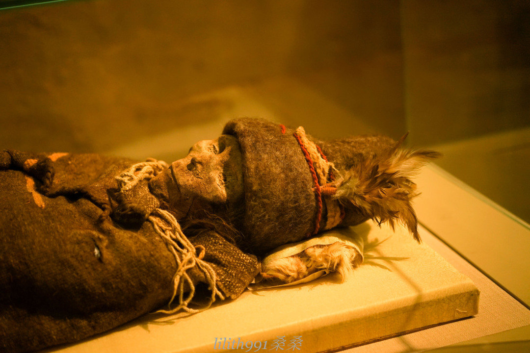 工艺制作完成的,当然还有长沙马王堆辛追夫人那样出土时肌肤仍然有