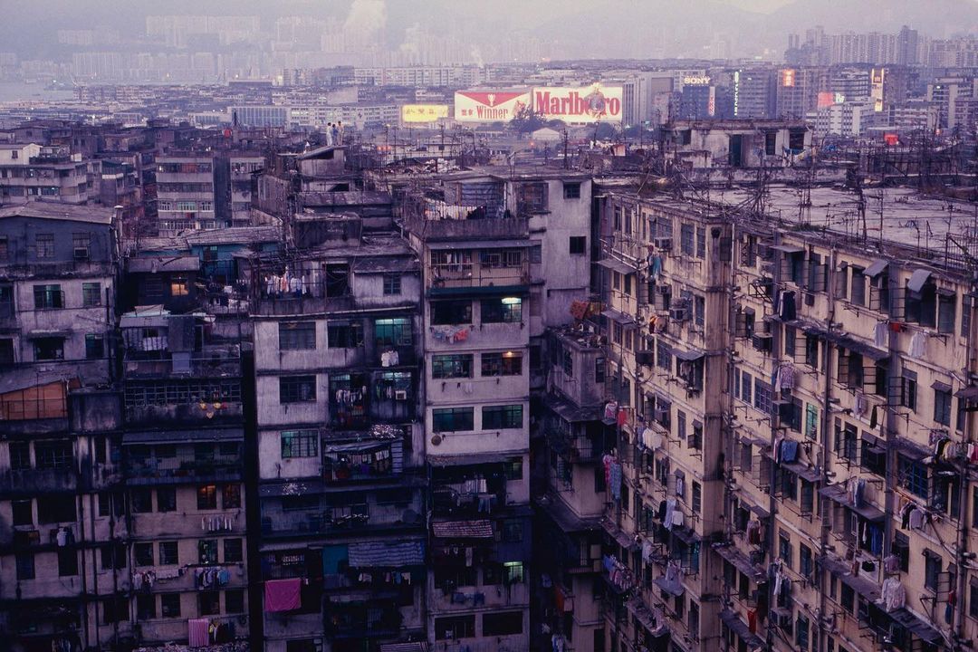 80年代,香港九龙城寨的日常生活 | 摄影师greg girard