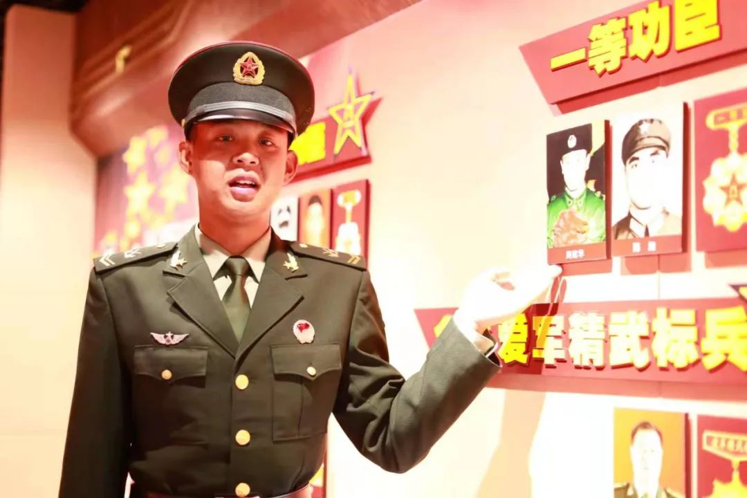 突然手握刺刀尖的战士火了,本人回应!休闲区蓝鸢梦想 - Www.slyday.coM 突然手握刺刀尖的战士火了,本人回应!休闲区蓝鸢梦想 - Www.slyday.coM