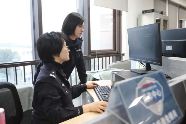 【守护万家平安】大年初一 蜀黍上门拜访？原来是一场“特殊的拜年”～休闲区蓝鸢梦想 - Www.slyday.coM