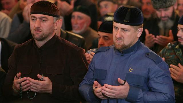 手持ak在法国街头大开杀戒车臣人才是真正的武德充沛