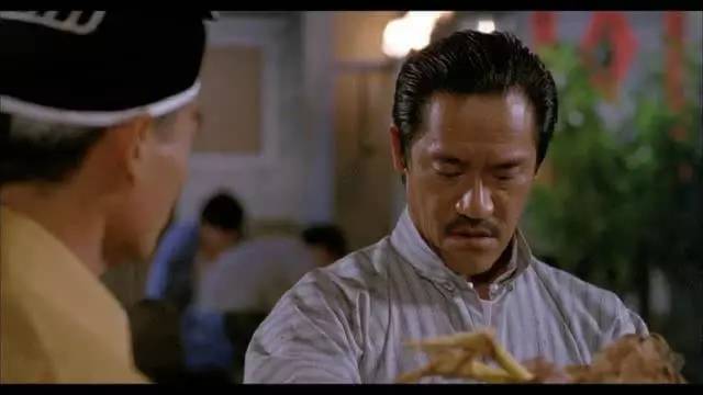 在1987年与林正英出演香港灵异影片《灵幻先生》中饰演江湖术士茅山明