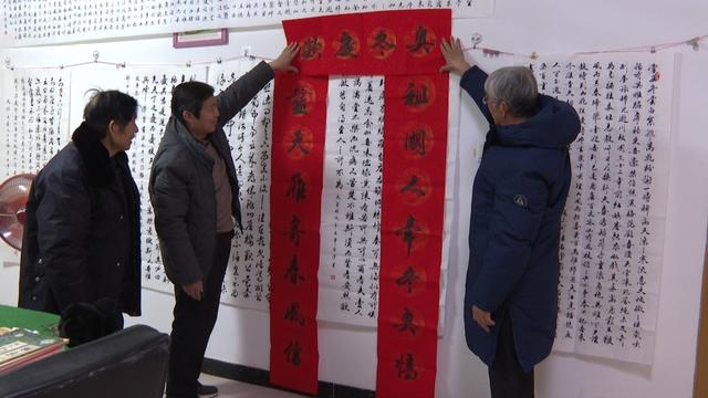 花甲老人冉守學用書法作品為冬奧會獻禮