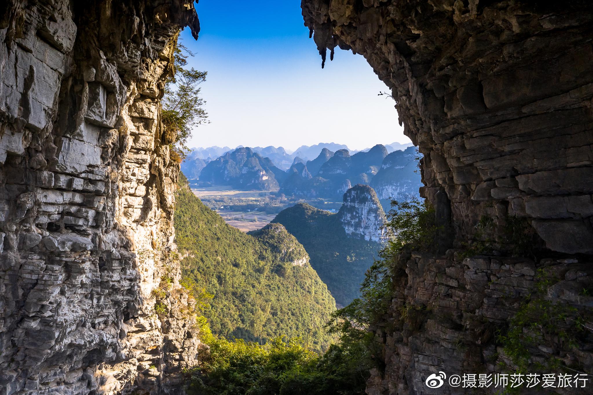 《花千骨》中的长留仙境,秀美的喀斯特地貌,是外地人眼中的小桂林