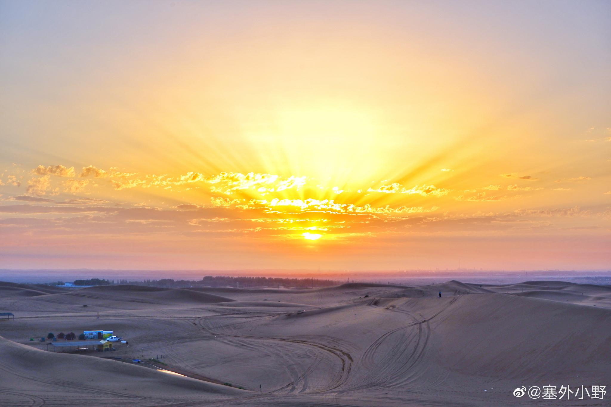 内蒙古阿拉善腾格里沙漠……__财经头条