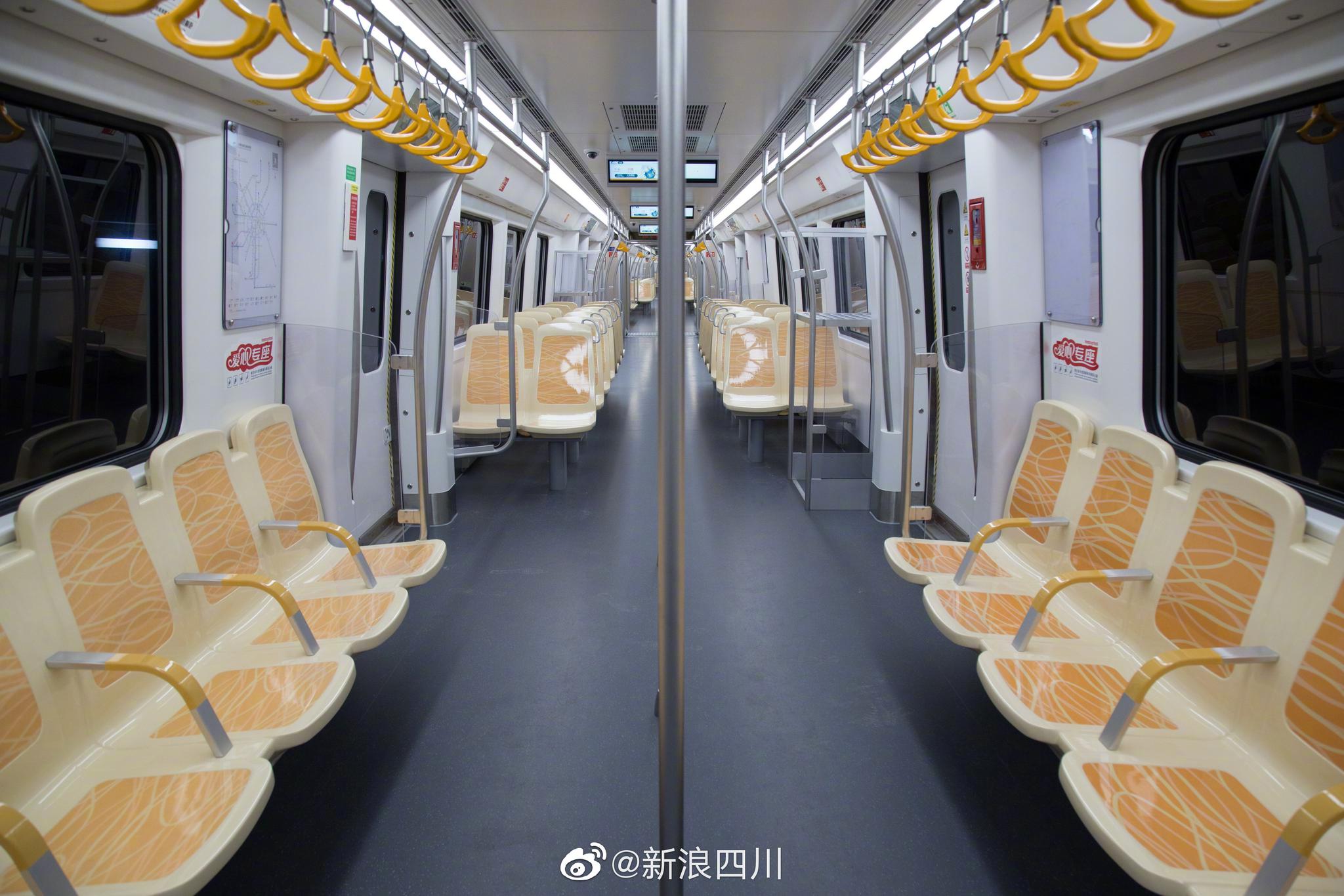 成都地铁18号线试乘体验:半个小时飙到三岔站!