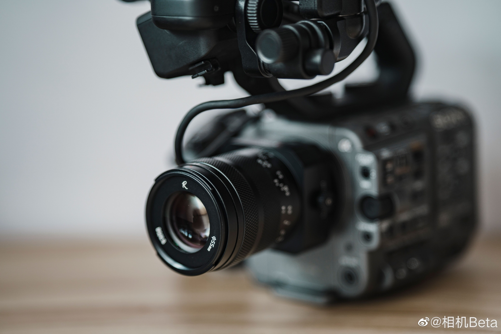 当索尼fx6 遇见岩石星85mm新头__财经头条
