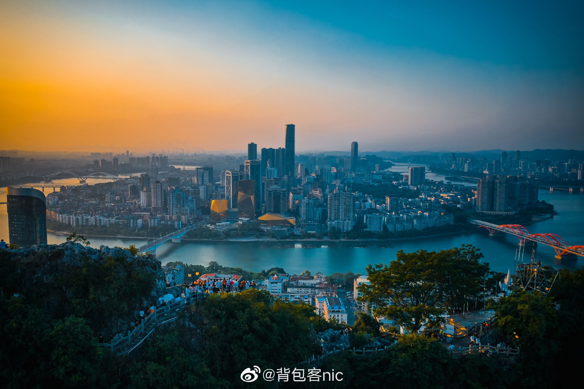 俯瞰柳州城 三江四合， 抱城如壶，亦称“壶城”……__财经头条