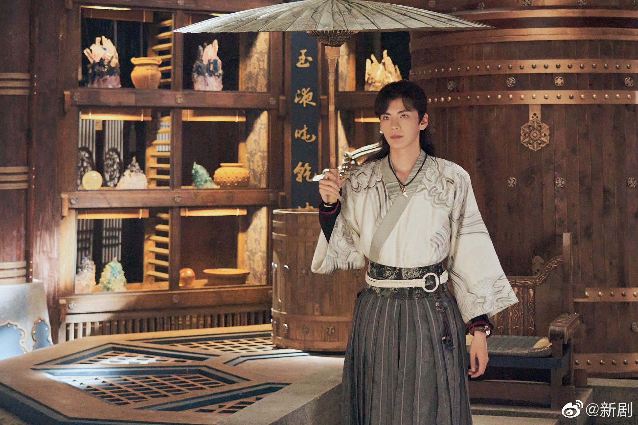 毕雯珺《九霄寒夜暖》寒狰新剧照~ 今晚继续和寒狰闯荡九霄城!