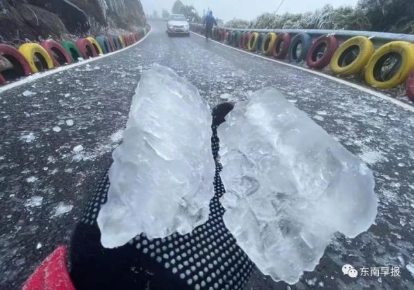 刚刚！泉州下雪了！休闲区蓝鸢梦想 - Www.slyday.coM