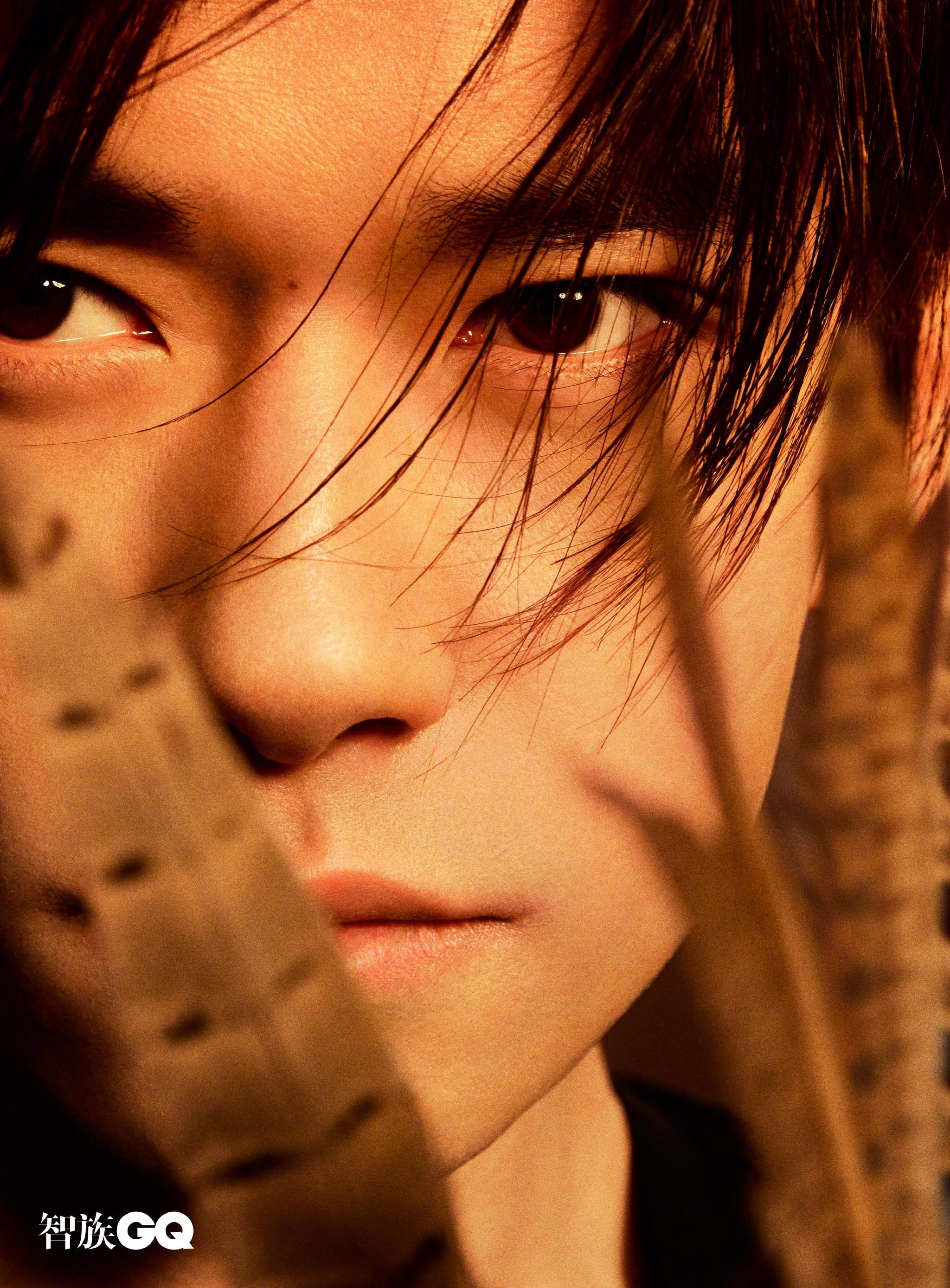 易烊千玺gq杂志封面&内页释出 是没见过的风格!