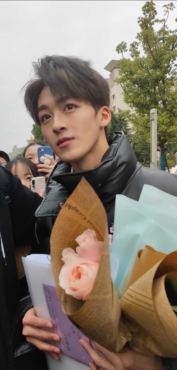 何洛洛的素颜是真的好绝