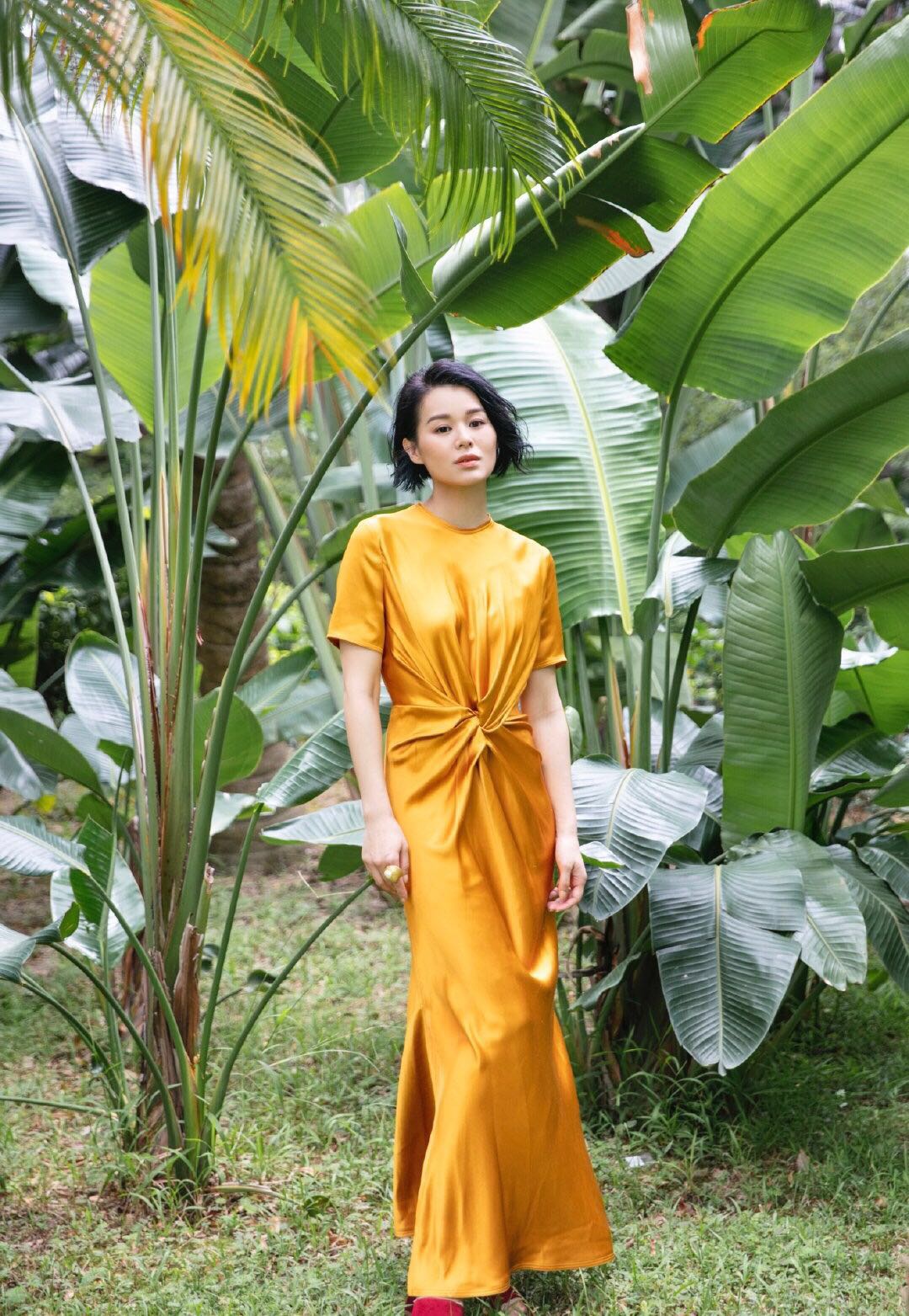 胡杏儿美搭来啦,除了减龄以外,还特别的好看,20 小姐姐都适合