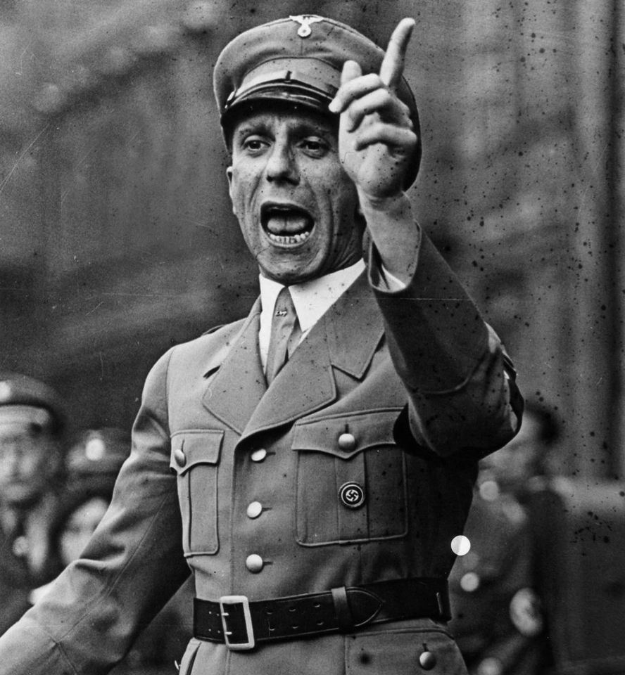 纳粹德国国民教育与宣传部部长约瑟夫·戈培尔发表公开演说……_高清