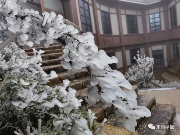 刚刚！泉州下雪了！休闲区蓝鸢梦想 - Www.slyday.coM