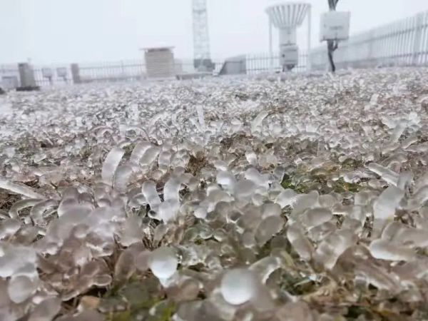 刚刚！泉州下雪了！休闲区蓝鸢梦想 - Www.slyday.coM