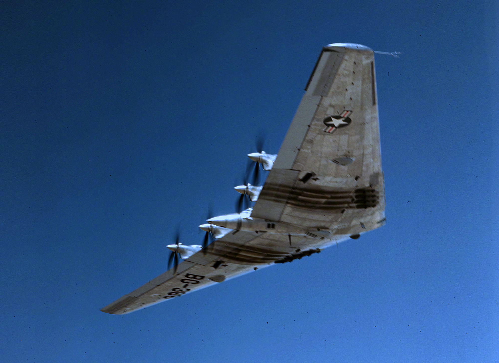 卖9256部淫秽视频仅获利120元获刑10年再审改判二年二个月