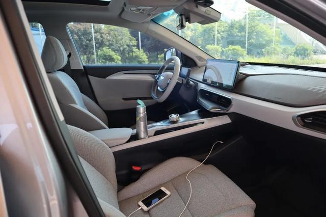 1000公里深度体验几何A：一台无比正义的15万级电动车