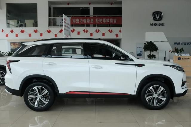 紧凑型SUV“更大之选”，风神AX7和长安CS75 PLUS谁更强