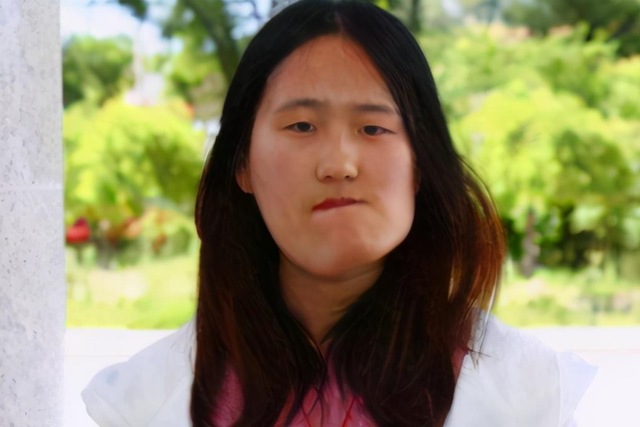 "歪脸女孩"赵宏秋:受资助变身"女神",舍弃百万年薪支教西藏