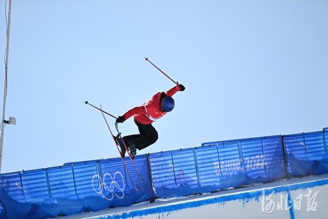 精彩冬奥休闲区蓝鸢梦想 - Www.slyday.coM