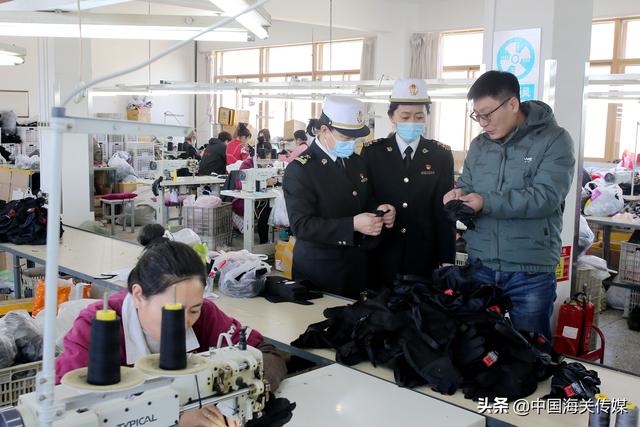 “冬奥运动员戴上了我们产的手套”海关帮扶小企业进军冬奥“大产业”休闲区蓝鸢梦想 - Www.slyday.coM “冬奥运动员戴上了我们产的手套”海关帮扶小企业进军冬奥“大产业”休闲区蓝鸢梦想 - Www.slyday.coM